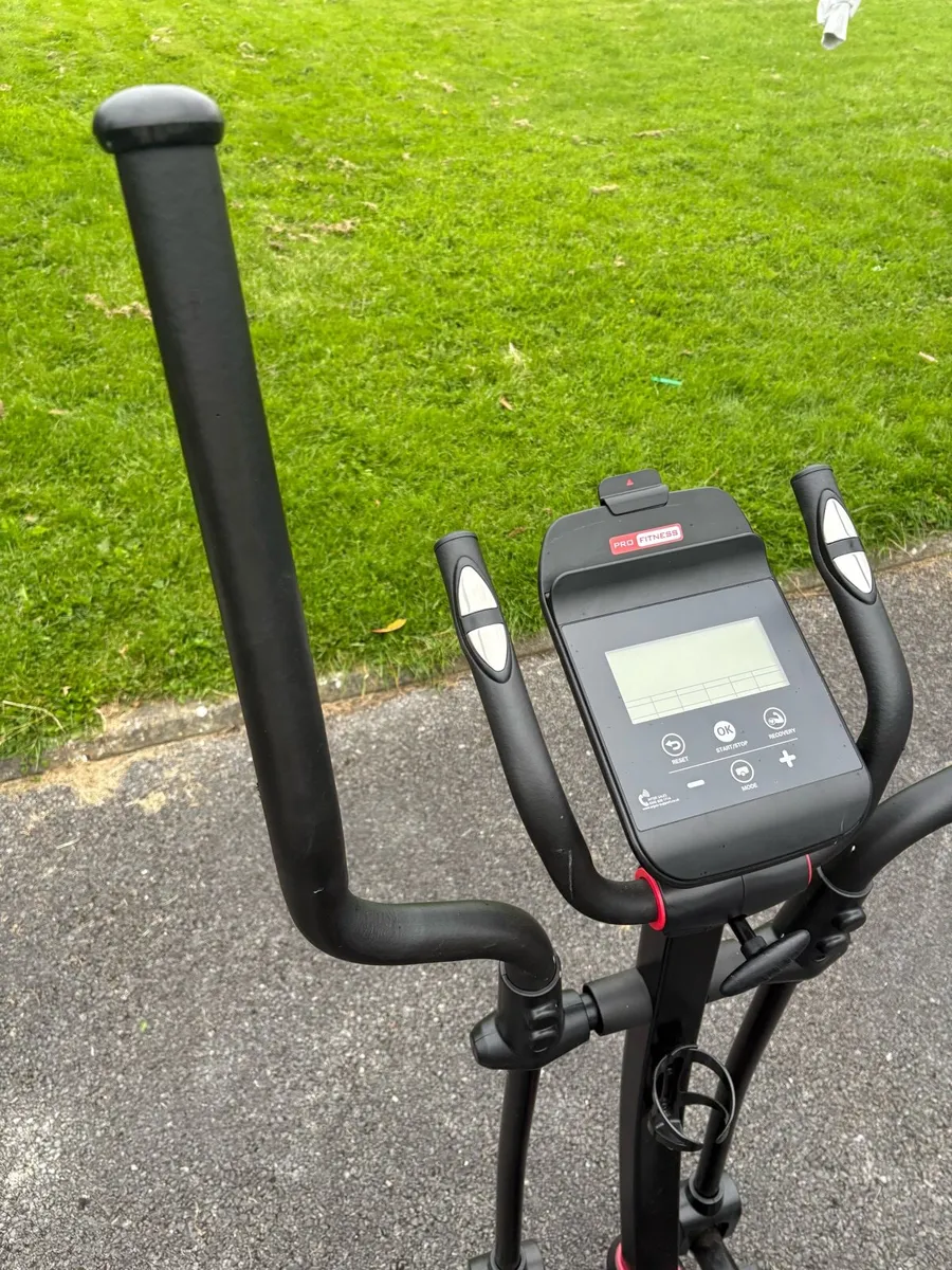 Cross Trainer - Image 4