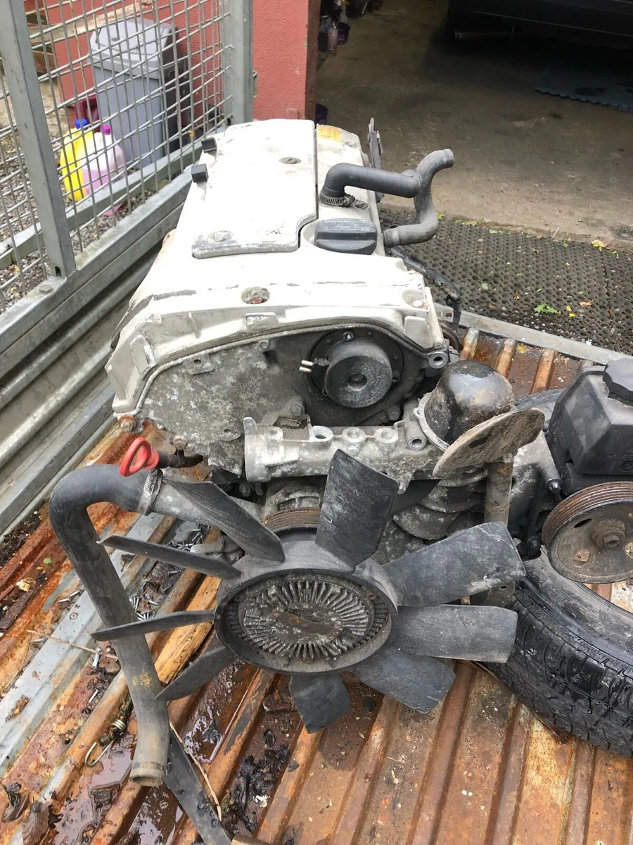 W124 W202 C class engine - Image 1