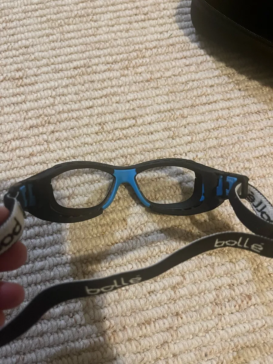 Bolle protective sports glasses - Image 3