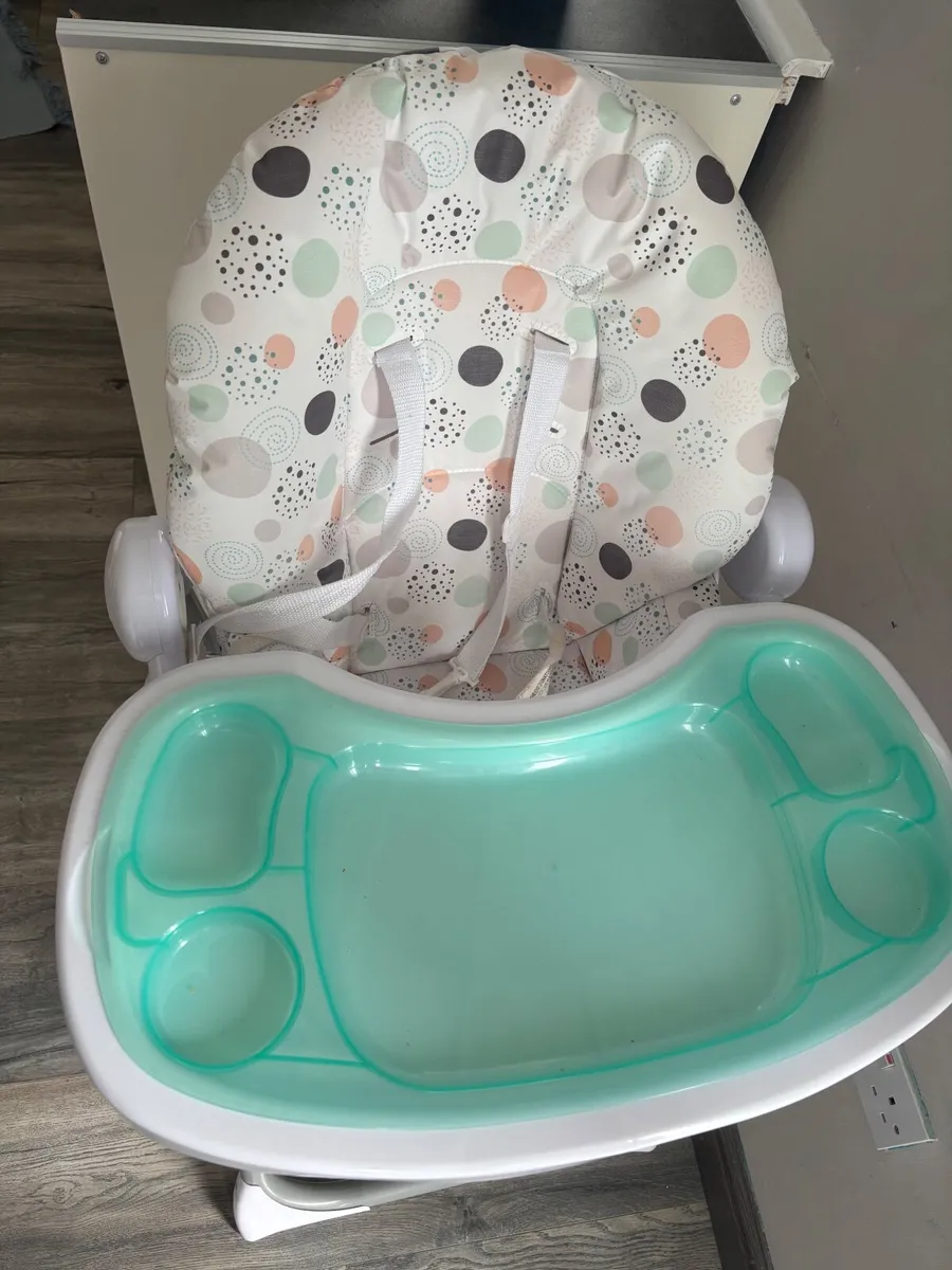 Baby high chair - Image 1
