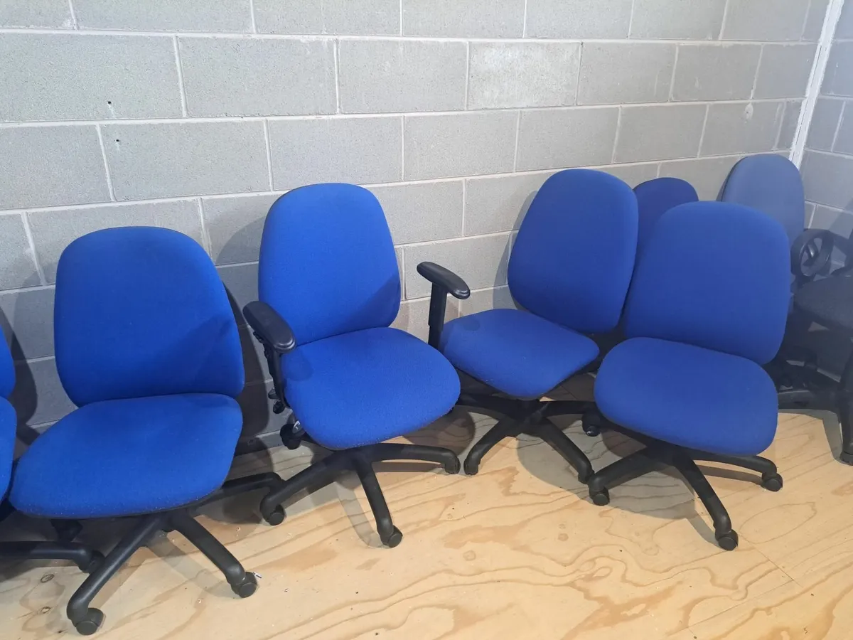 Office chairs - Image 2