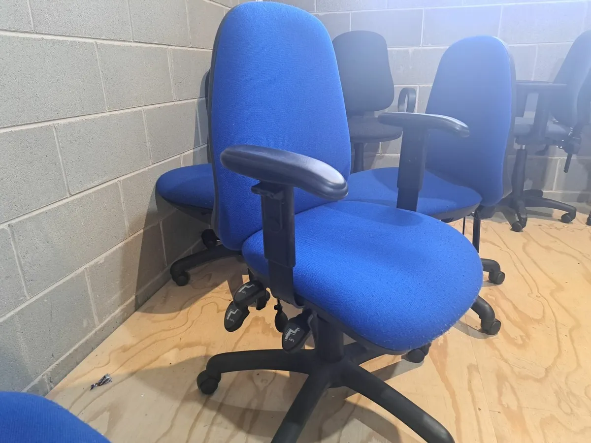 Office chairs - Image 3