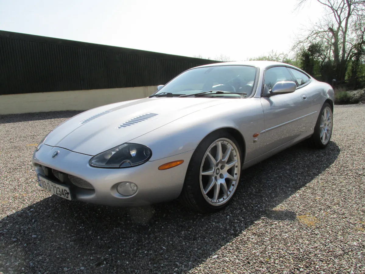 Jaguar XKR 2003  4.2  LITRE  SUPERCHARGED - Image 3