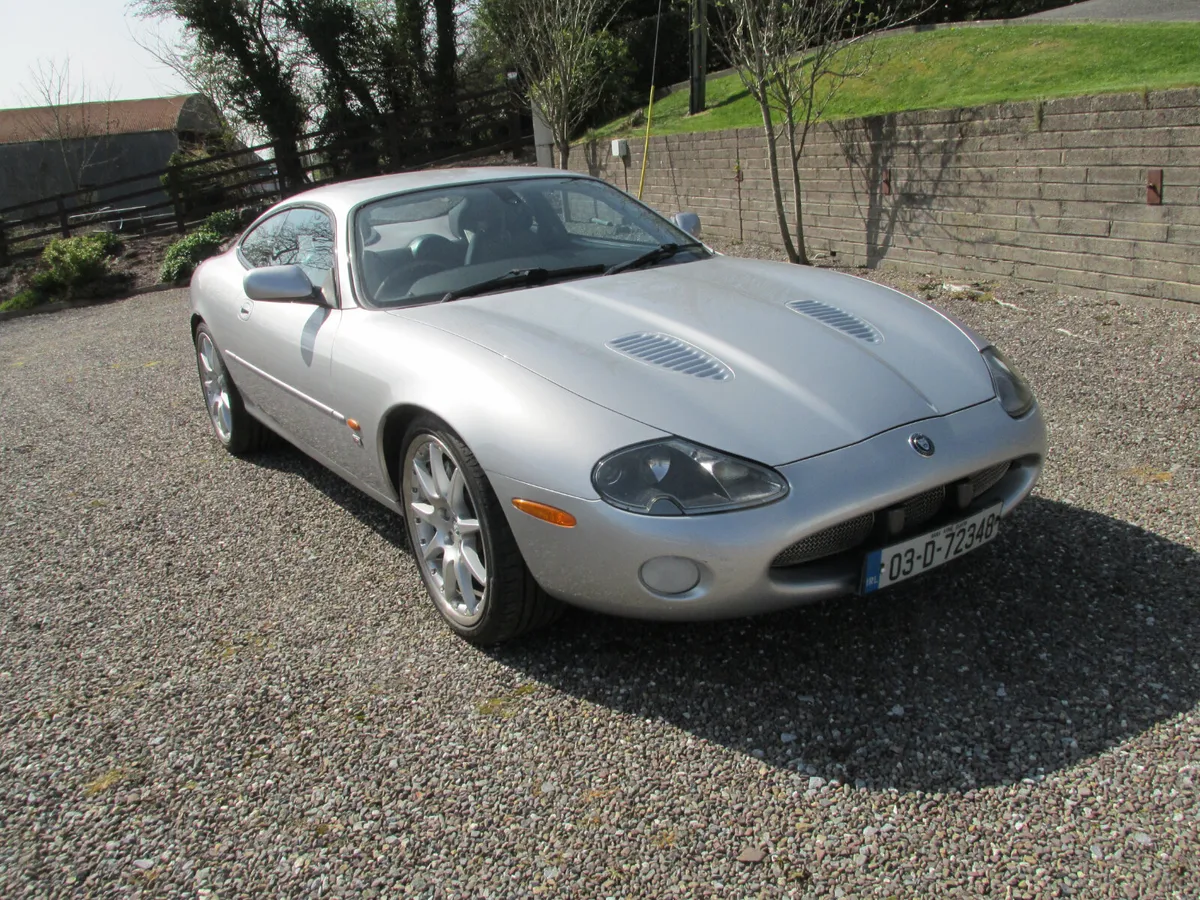 Jaguar XKR 2003  4.2  LITRE  SUPERCHARGED - Image 2