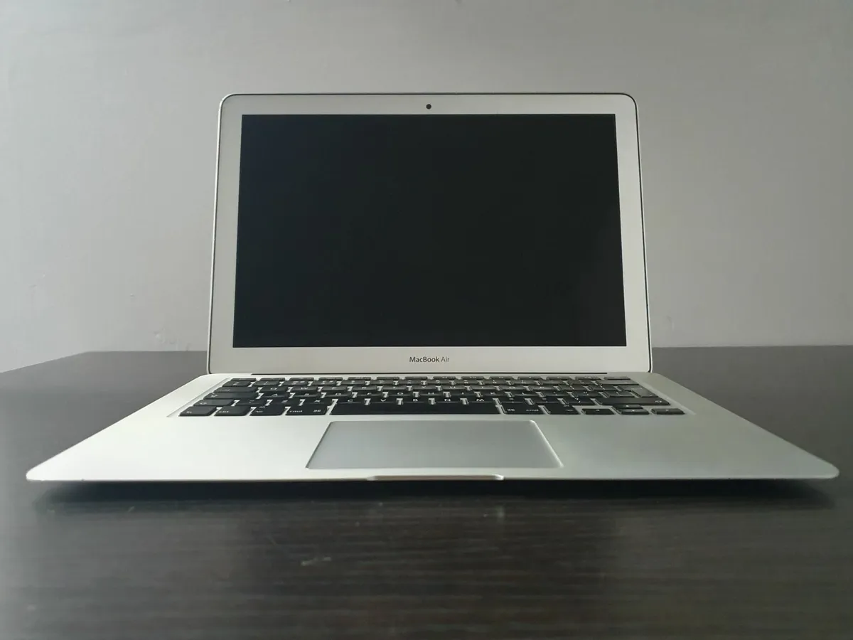 Macbook Air - Image 1