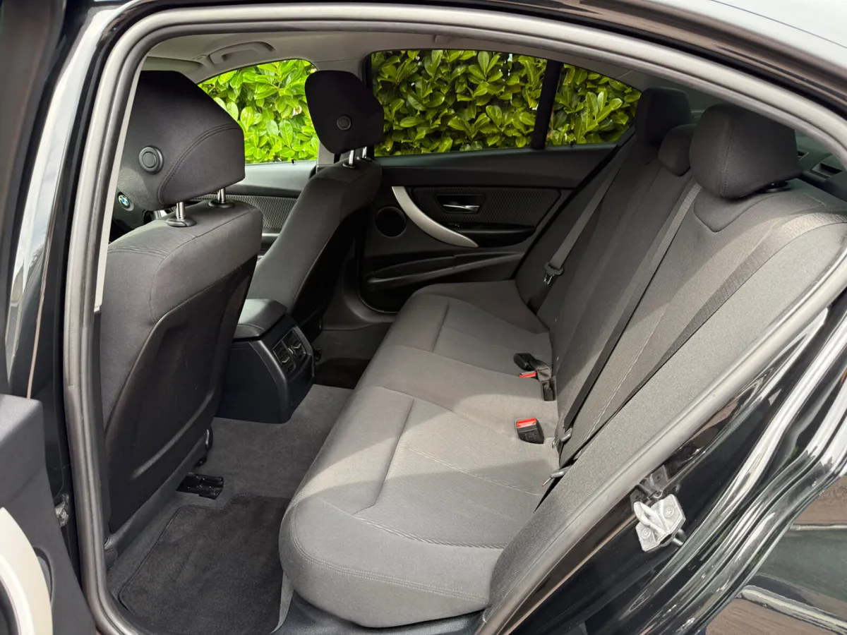 BMW 320D 2018 - Image 4
