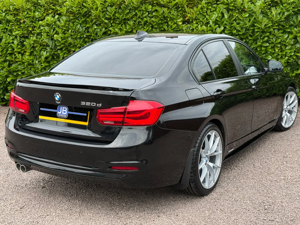 BMW 320D 2018 - Image 2