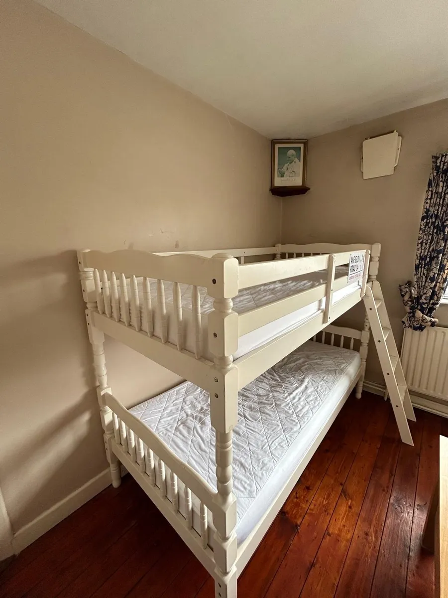 Bunk bed - Image 1
