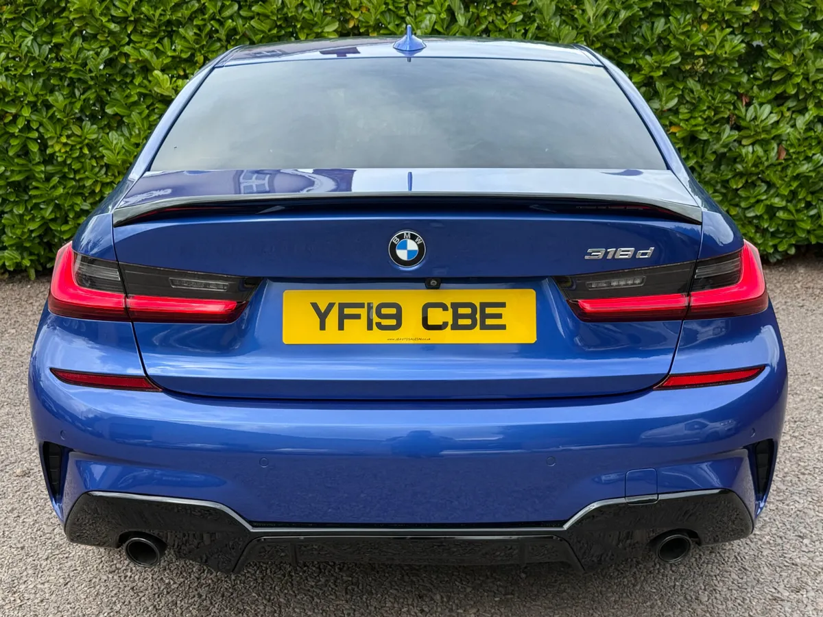 BMW 318D M-Sport 2019 **BIG SPEC** - Image 3