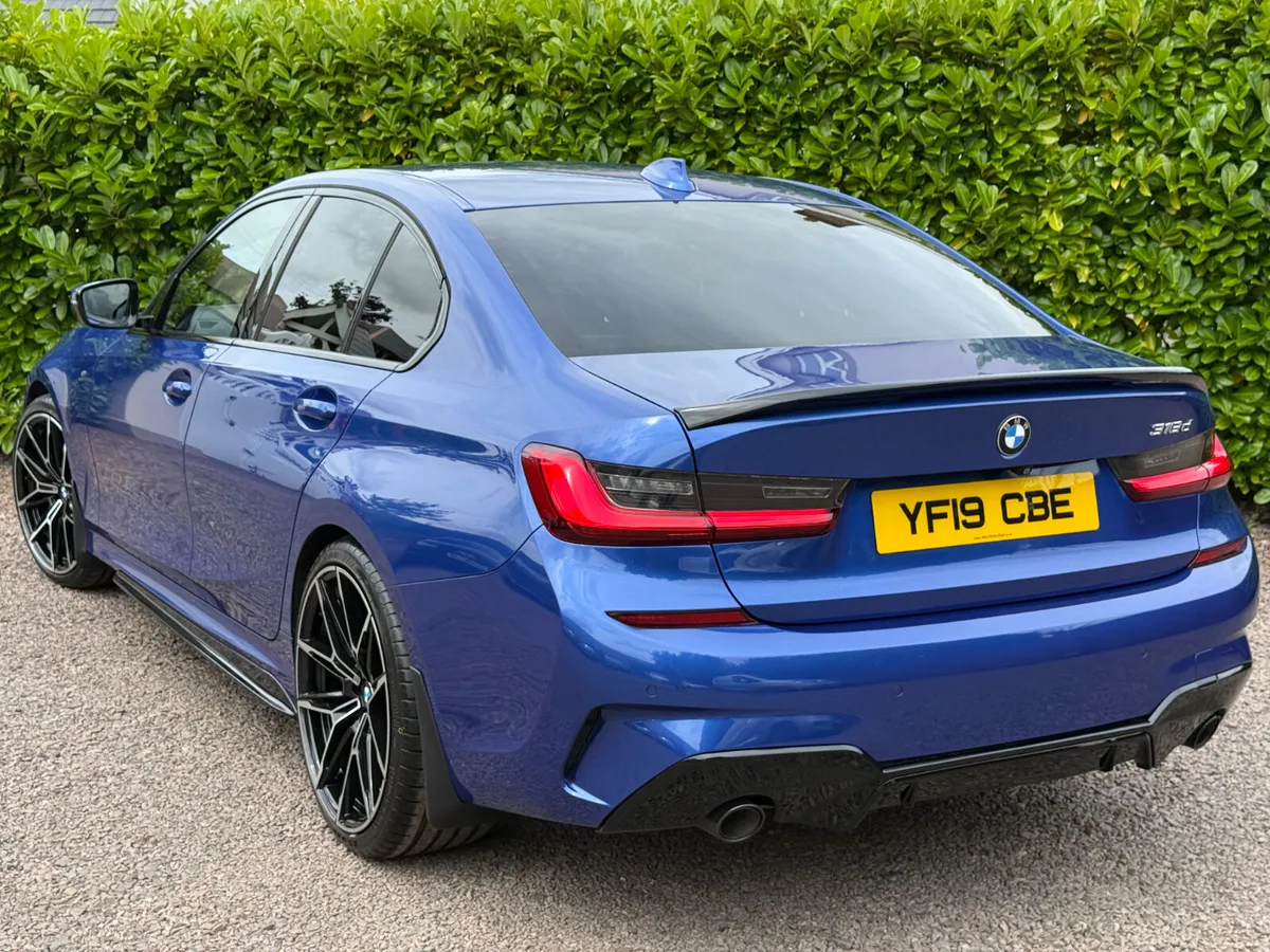 BMW 318D M-Sport 2019 **BIG SPEC** - Image 2