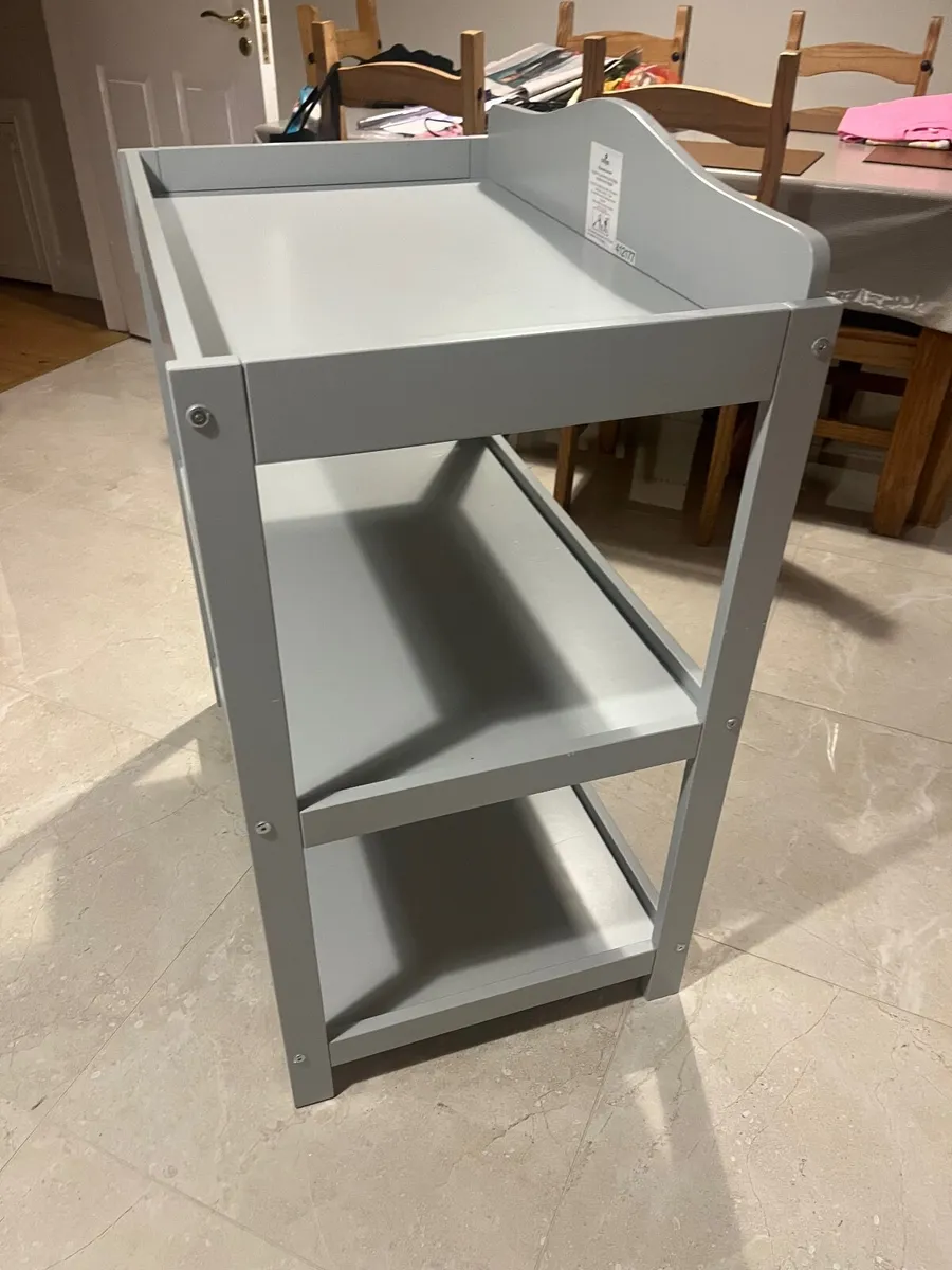 Baby changing station - Image 4