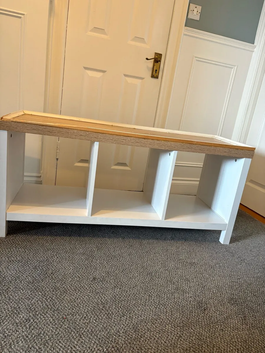 Kids play table/storage unit - Image 2