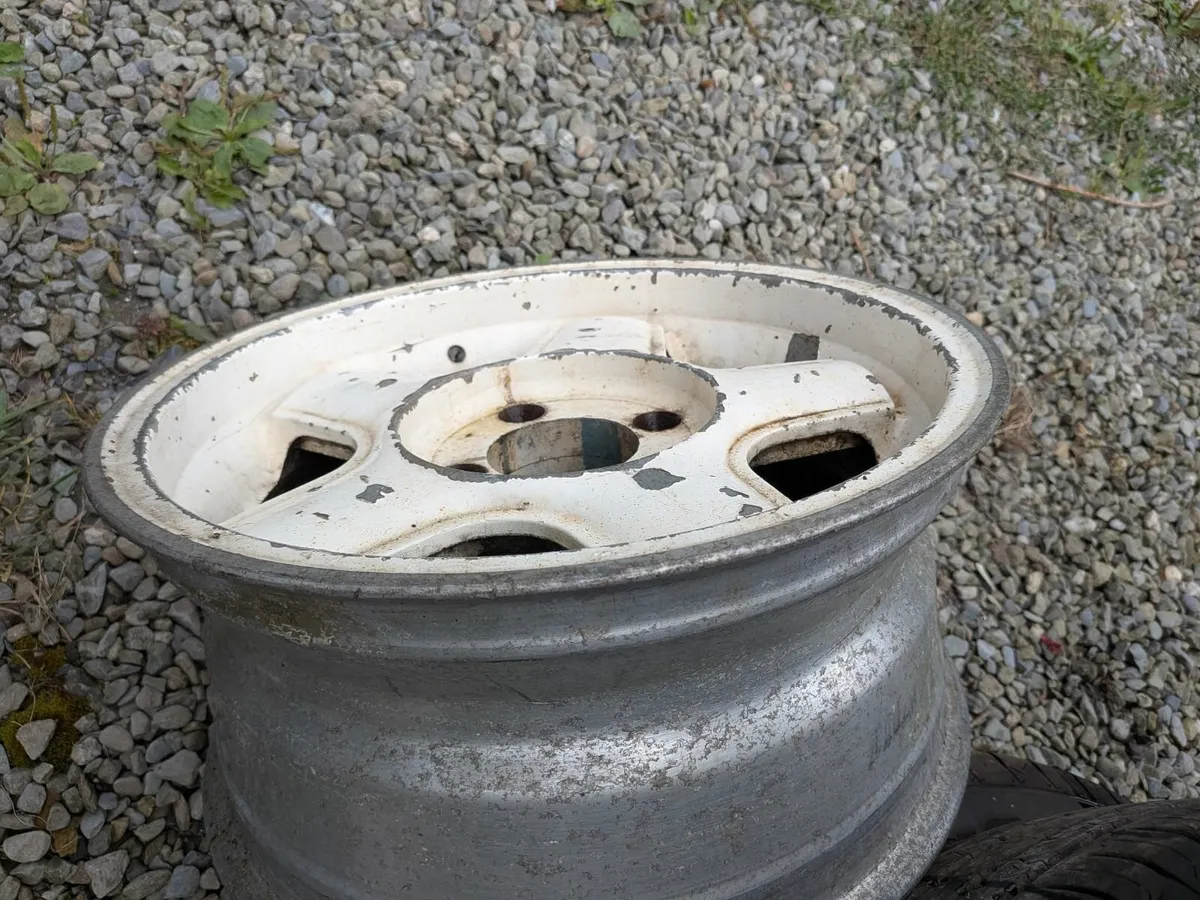 Shed clear out ford parts and alloys wheels - Image 2
