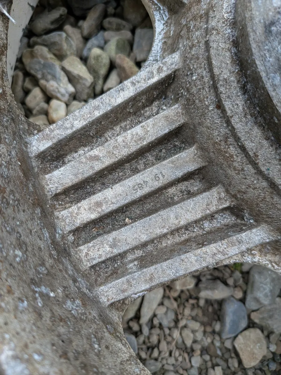 Shed clear out ford parts and alloys wheels - Image 3