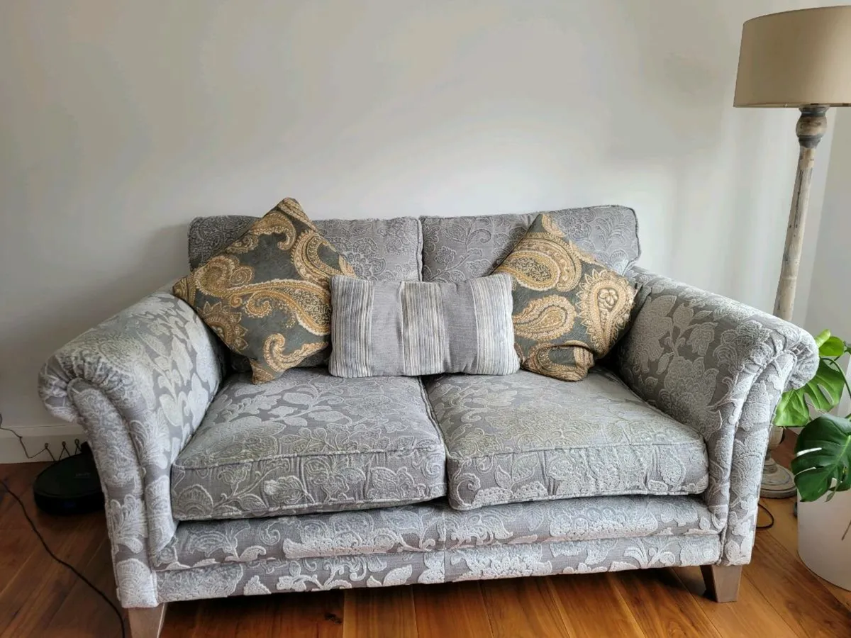 🛋 sofa - Image 1