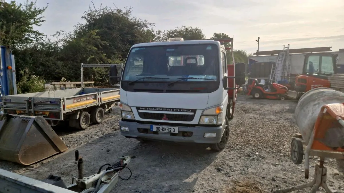 Mitsubishi canter tipper - Image 1