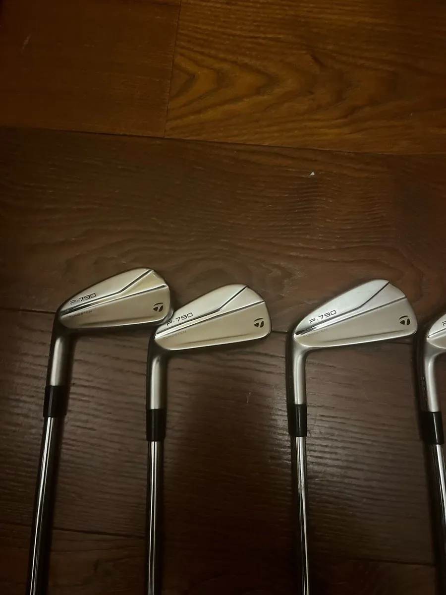 Left hand golf clubs - Image 1