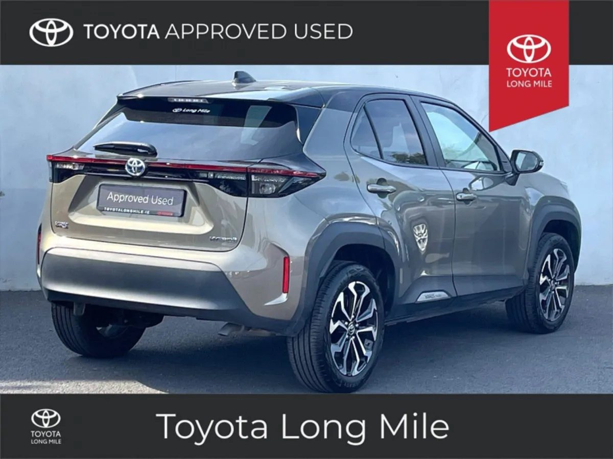 Toyota Yaris Cross 1.5 Hybrid Luna Sport Bi-Tone 5 - Image 4