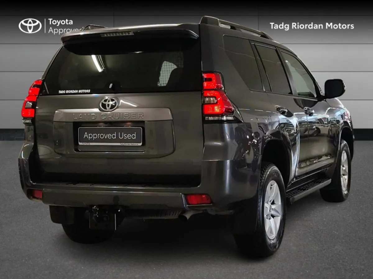 Toyota Land Cruiser LWB COMM A/T - Image 2