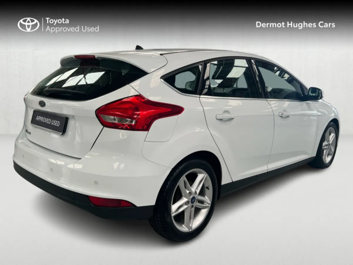 Ford Focus TITANIUM 1.6 TDCI 95PS 4DR - Image 2