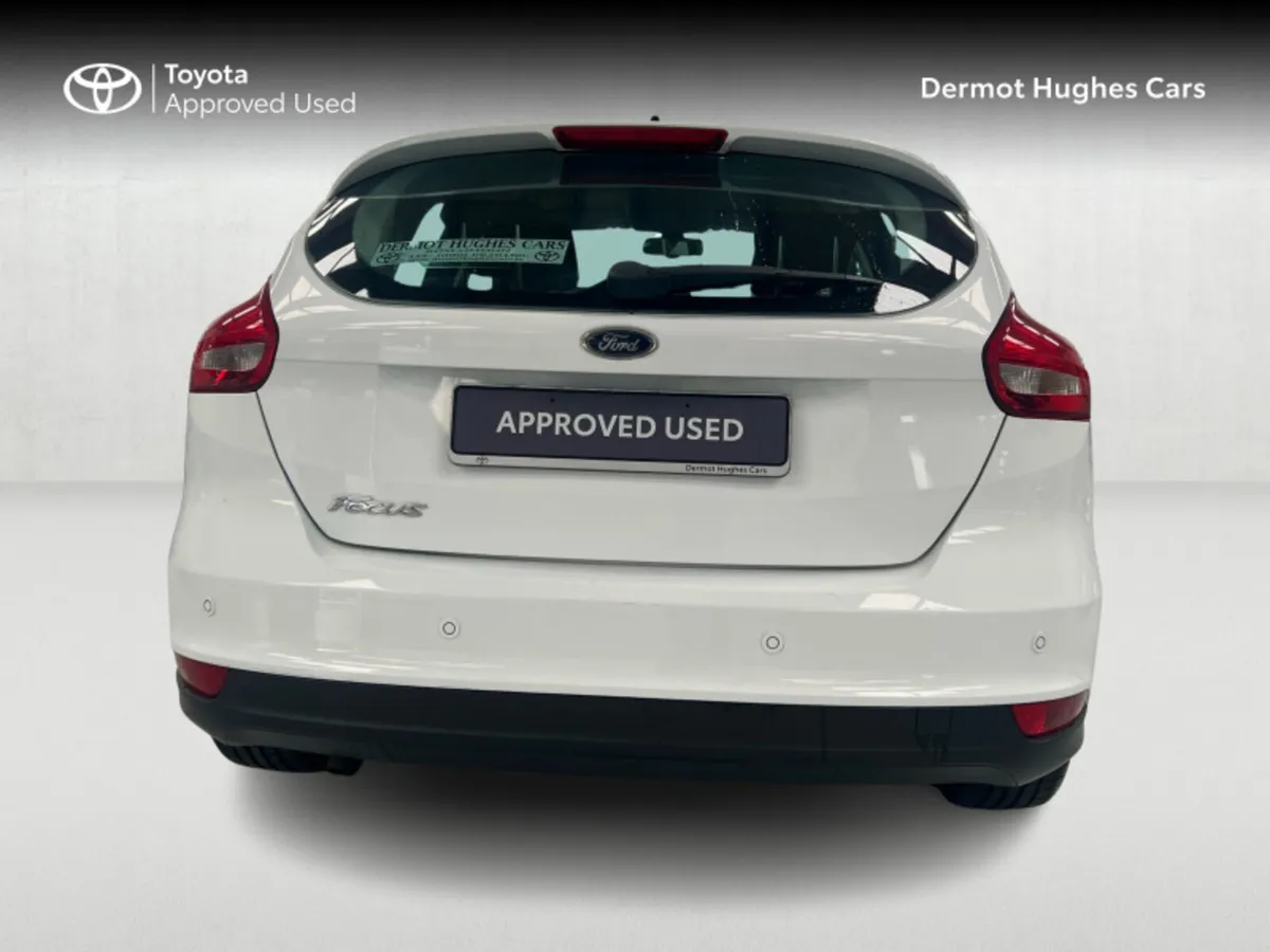 Ford Focus TITANIUM 1.6 TDCI 95PS 4DR - Image 4