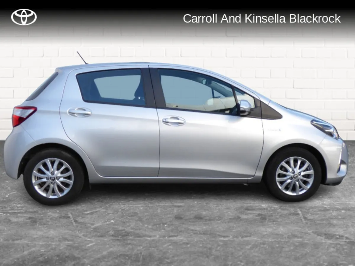 Toyota Yaris Hybrid Luna - Image 3