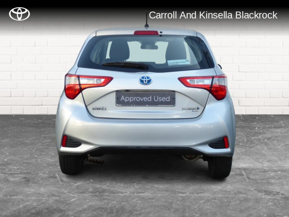 Toyota Yaris Hybrid Luna - Image 4