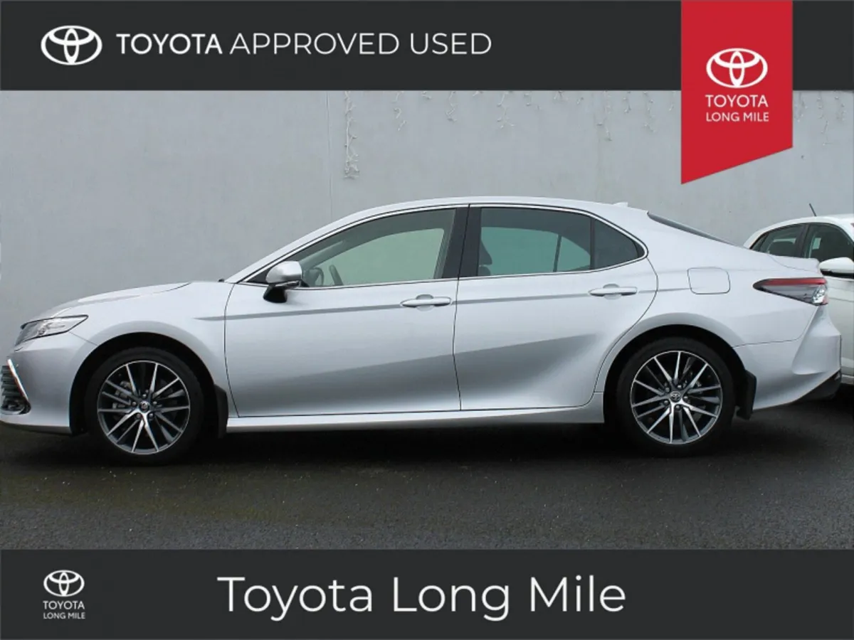 Toyota Camry 2.5 Hybrid Platinum 4DR - Image 2