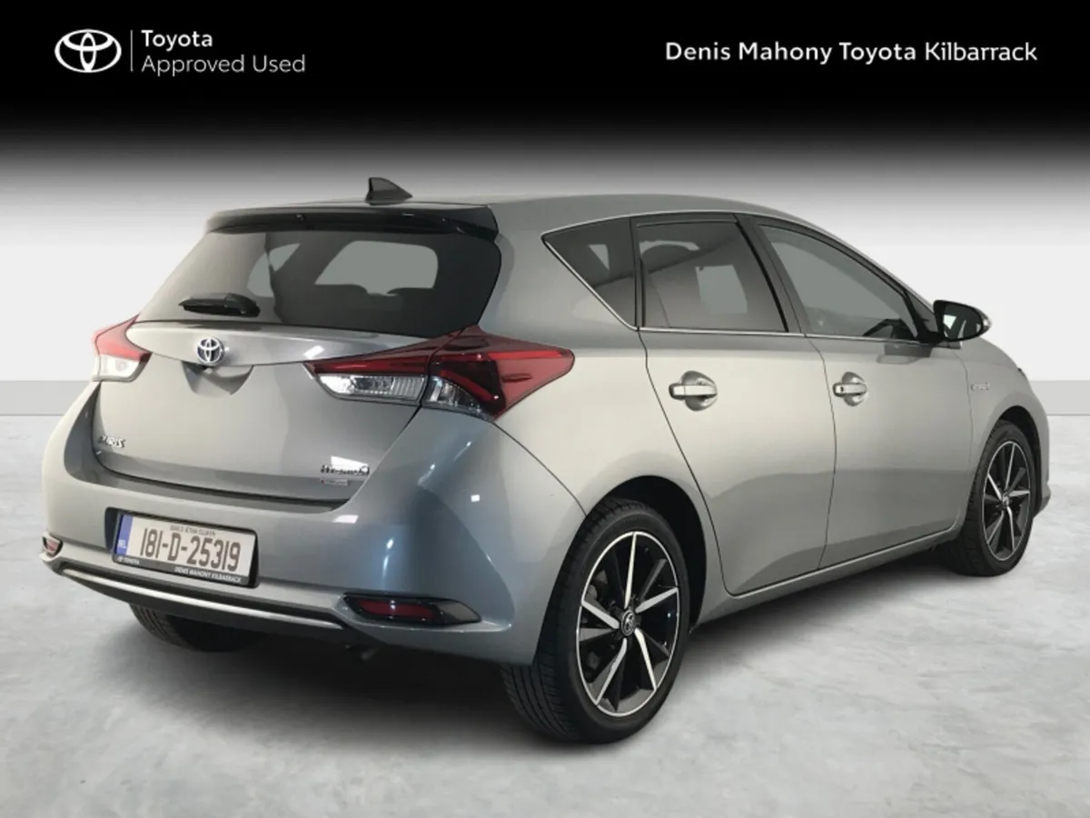 Toyota Auris HYBRID LUNA SPORT - Image 2