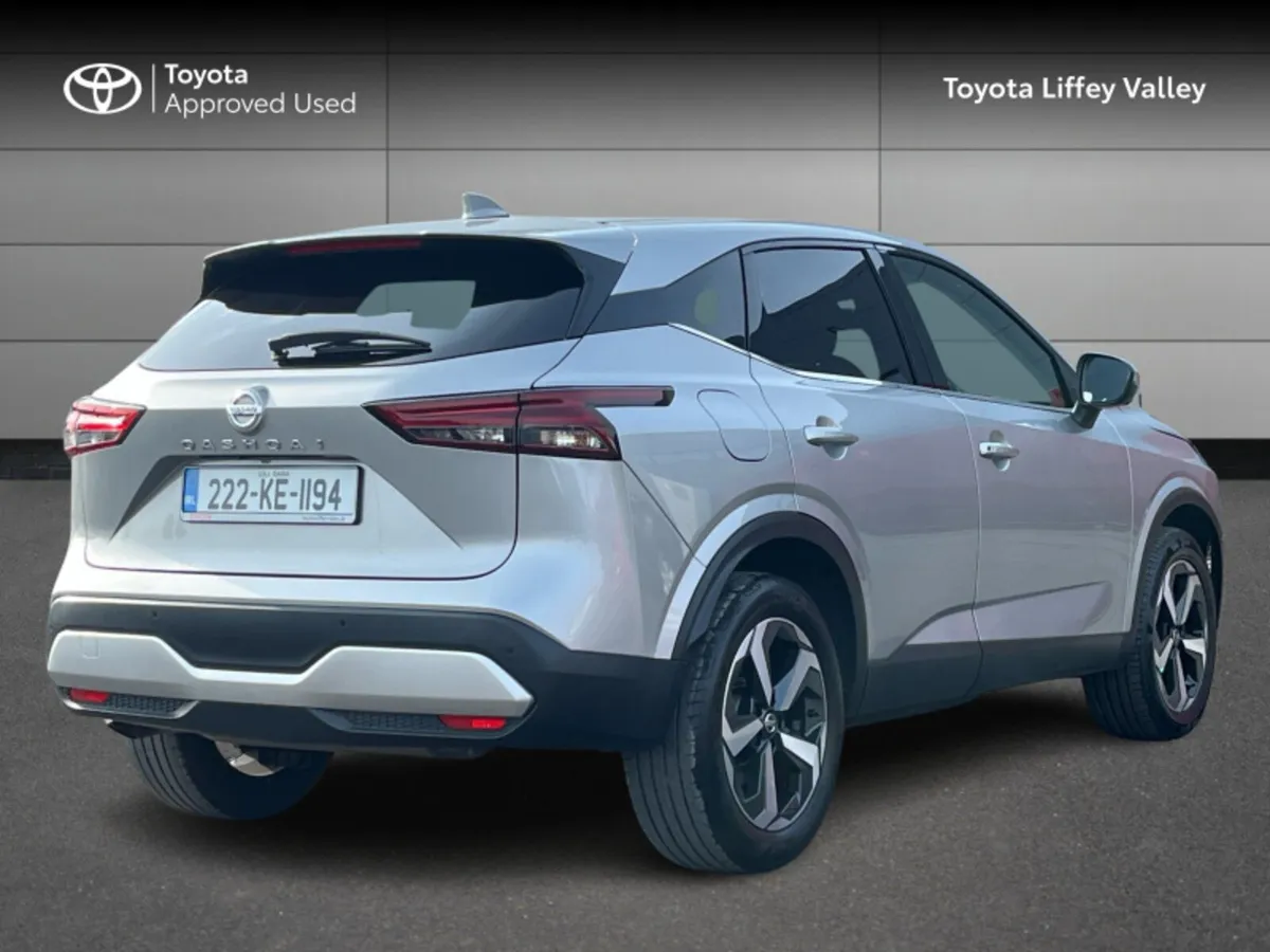 Nissan Qashqai 1.3 HYB SV PREMIUM CVT MY22 4DR - Image 2