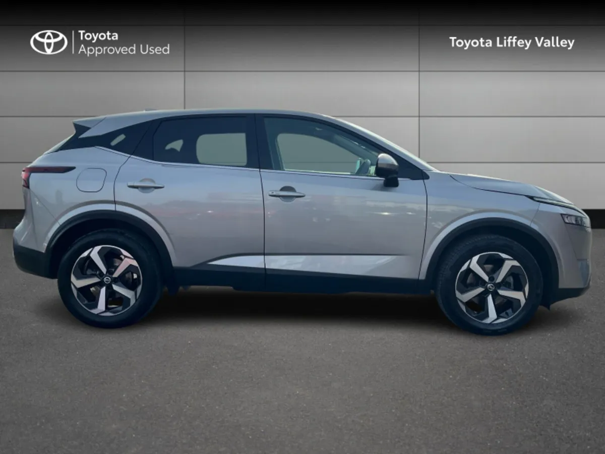 Nissan Qashqai 1.3 HYB SV PREMIUM CVT MY22 4DR - Image 3