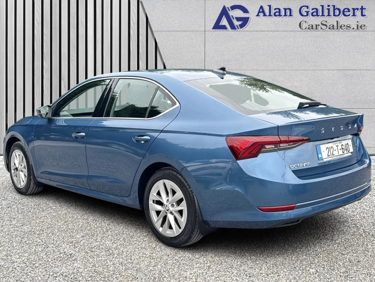 Skoda Octavia AMBITION 2.0 TDI Diesel - Image 2