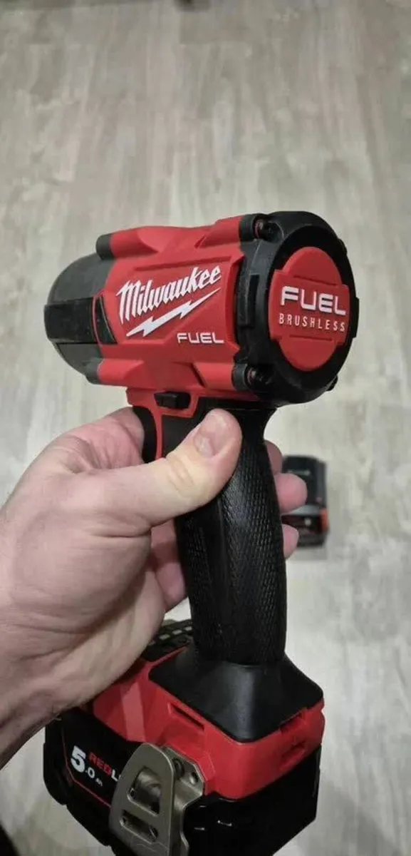 Milw M18 FUEL MidTq Wrench NEW 2B - Image 1