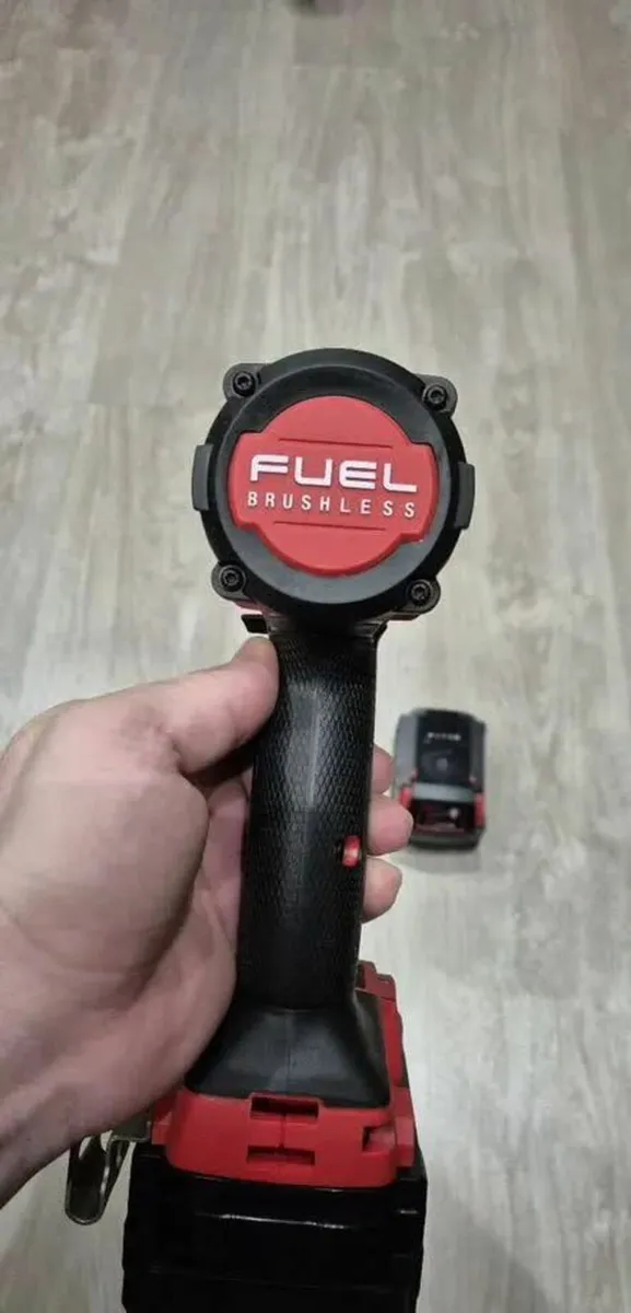 Milw M18 FUEL MidTq Wrench NEW 2B - Image 2