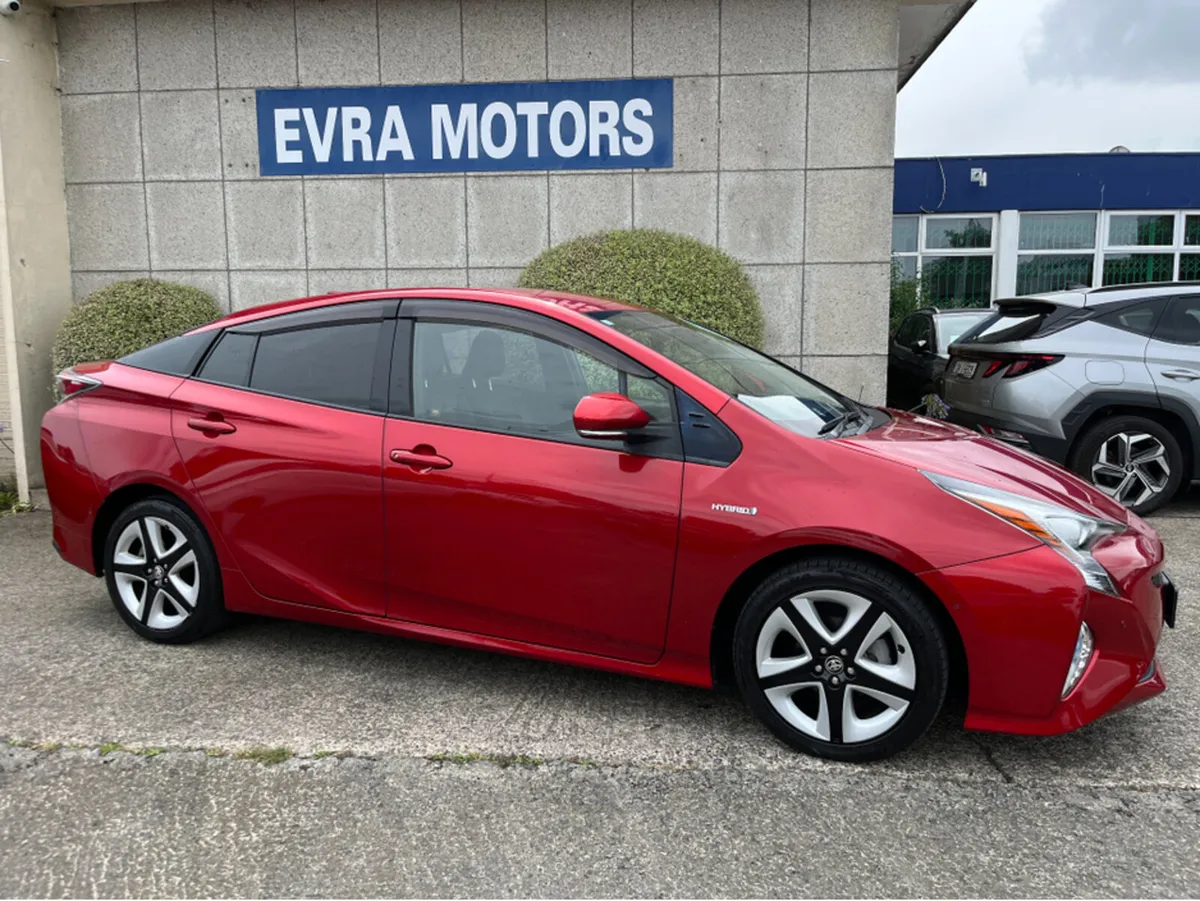 Toyota Prius TOURING SELECTION AUTOMATIC HYBRID 1. - Image 2