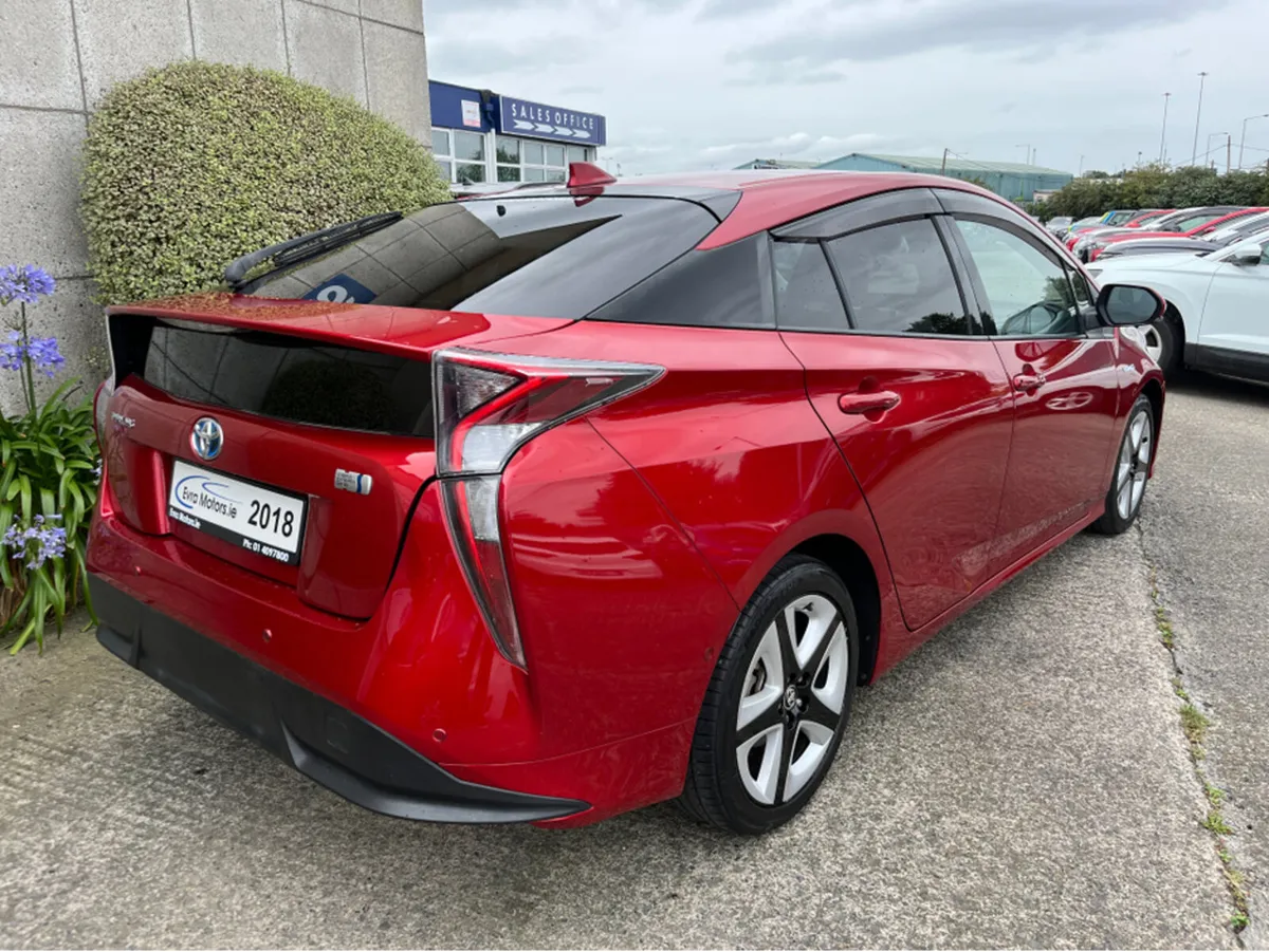 Toyota Prius TOURING SELECTION AUTOMATIC HYBRID 1. - Image 4