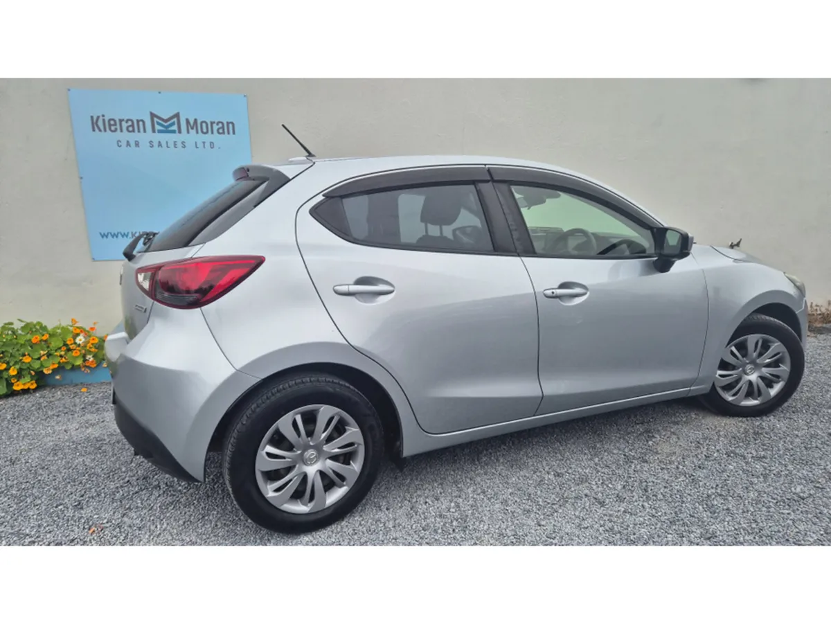 Mazda Demio 5DR - Image 4