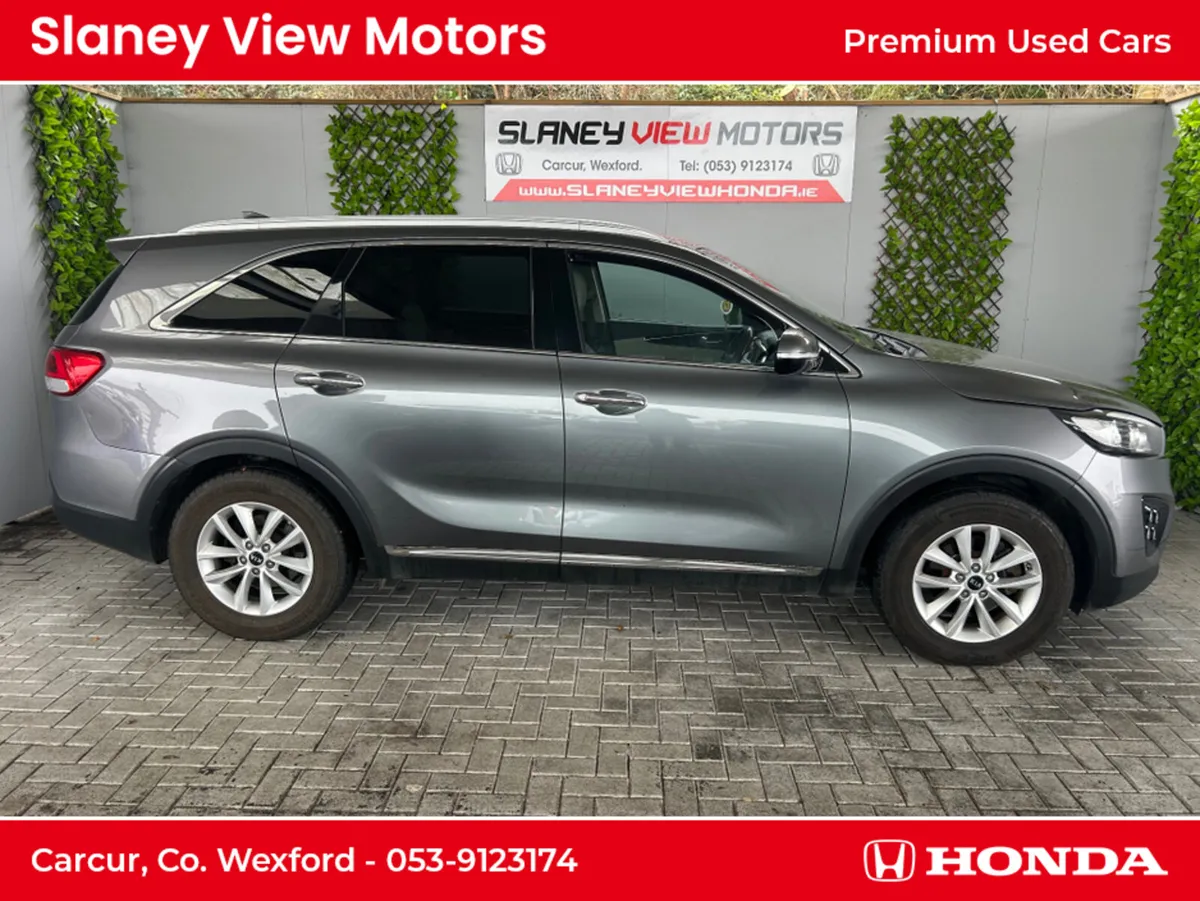 Kia Sorento PLATINUM 4X2 5DR - Image 1