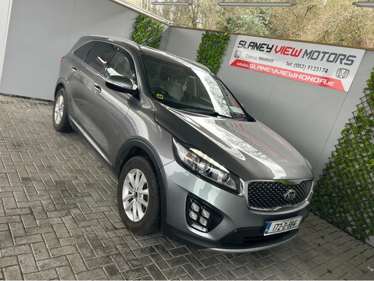 Kia Sorento PLATINUM 4X2 5DR - Image 2