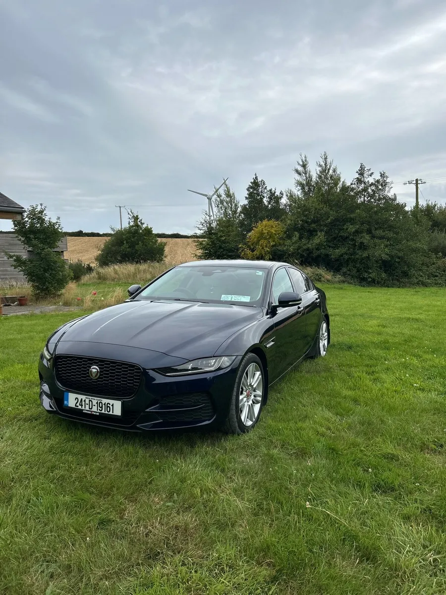Jaguar xe.  2024 - Image 3