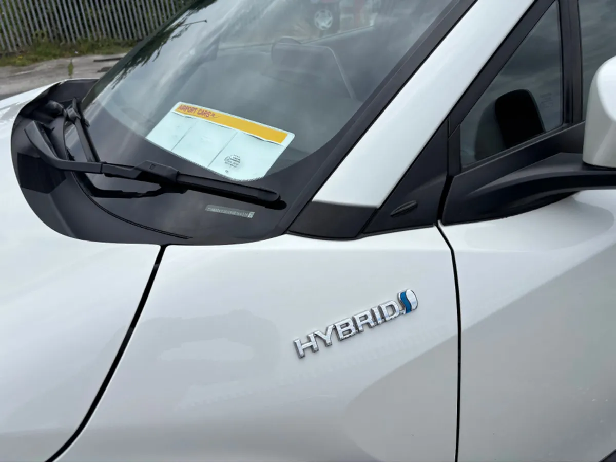 Toyota C-HR 1.8 HYBRID SOL 4DR AUTO - Image 2