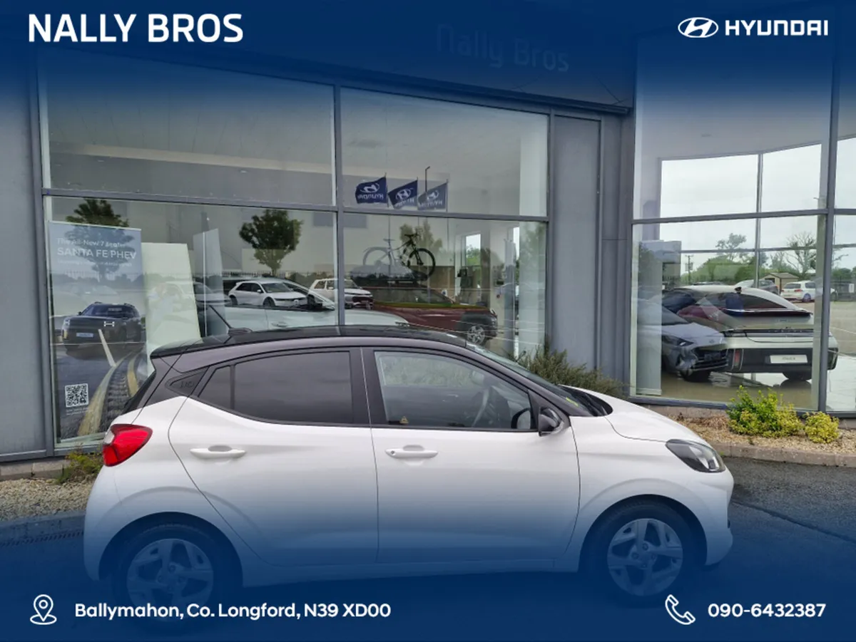 Hyundai i10 DELUXE PLUS 2 TONE ROOF 5DR - Image 2