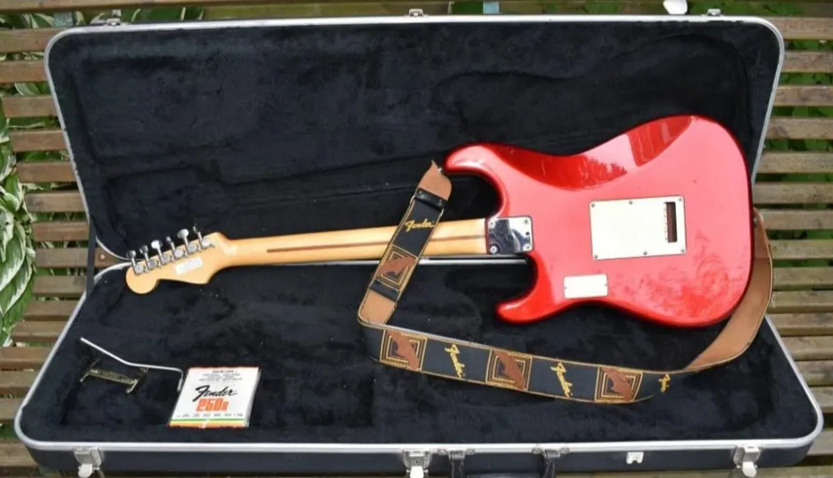 Fender 1985 Super Strat Japan with Fender Case - Image 2