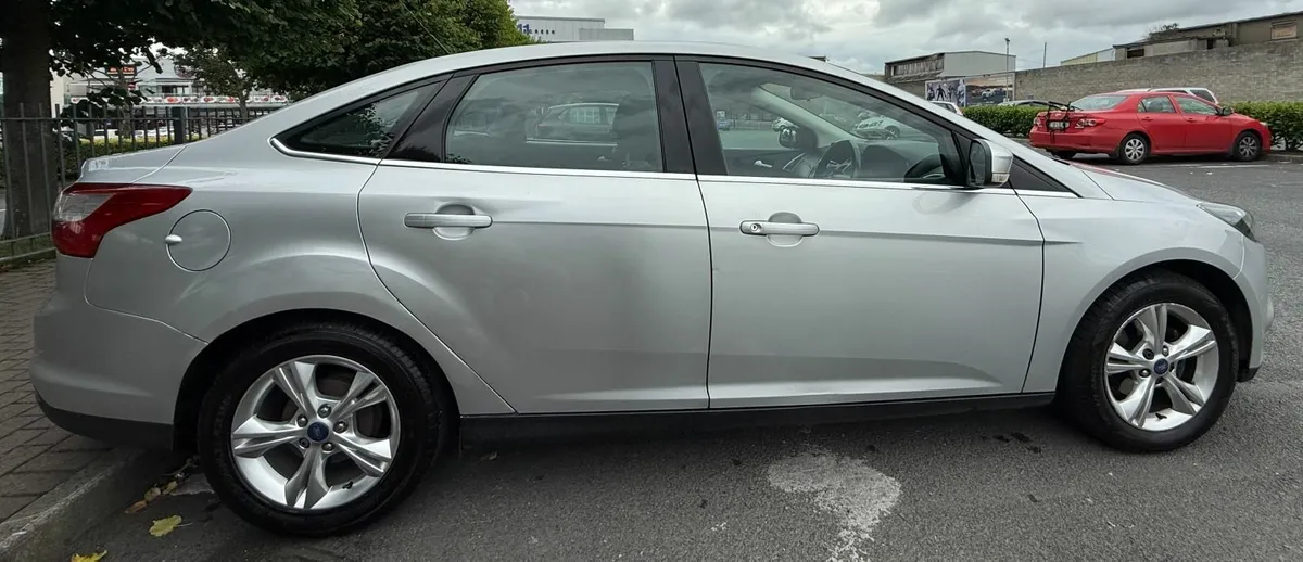 Ford Focus 2013 - Image 2