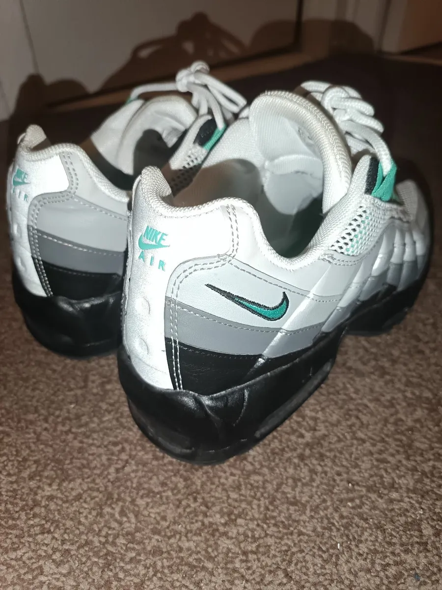 Nike runners - Image 3