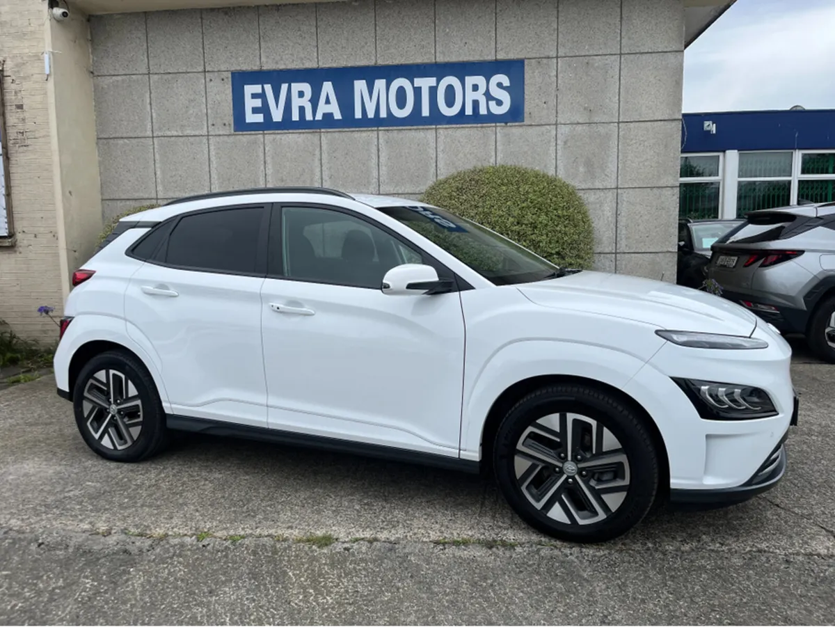 Hyundai KONA PREMIUM EV 64KWH //HIGH SPEC// - Image 2