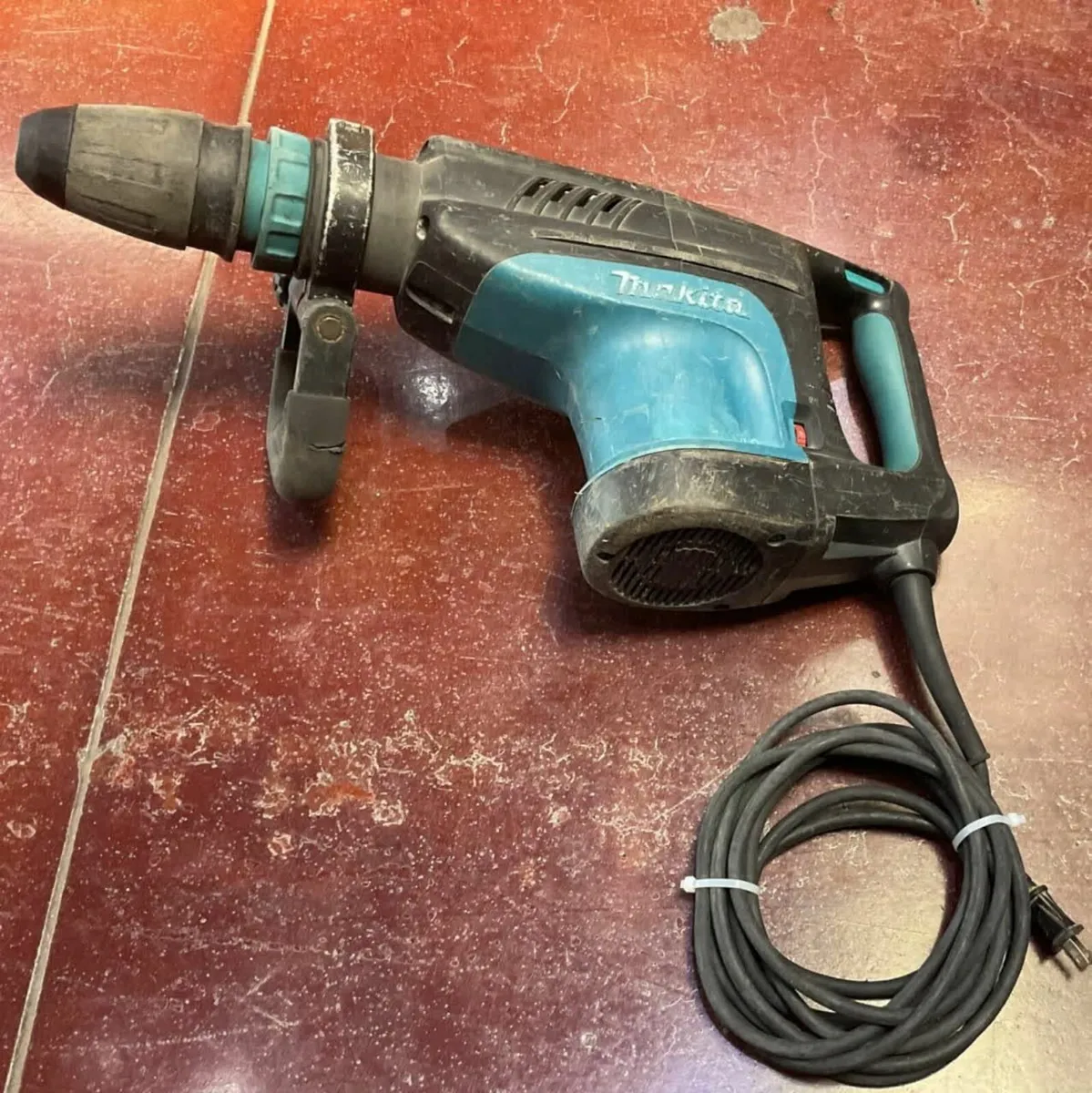 Makita HM1203C demolition hammer corded drill