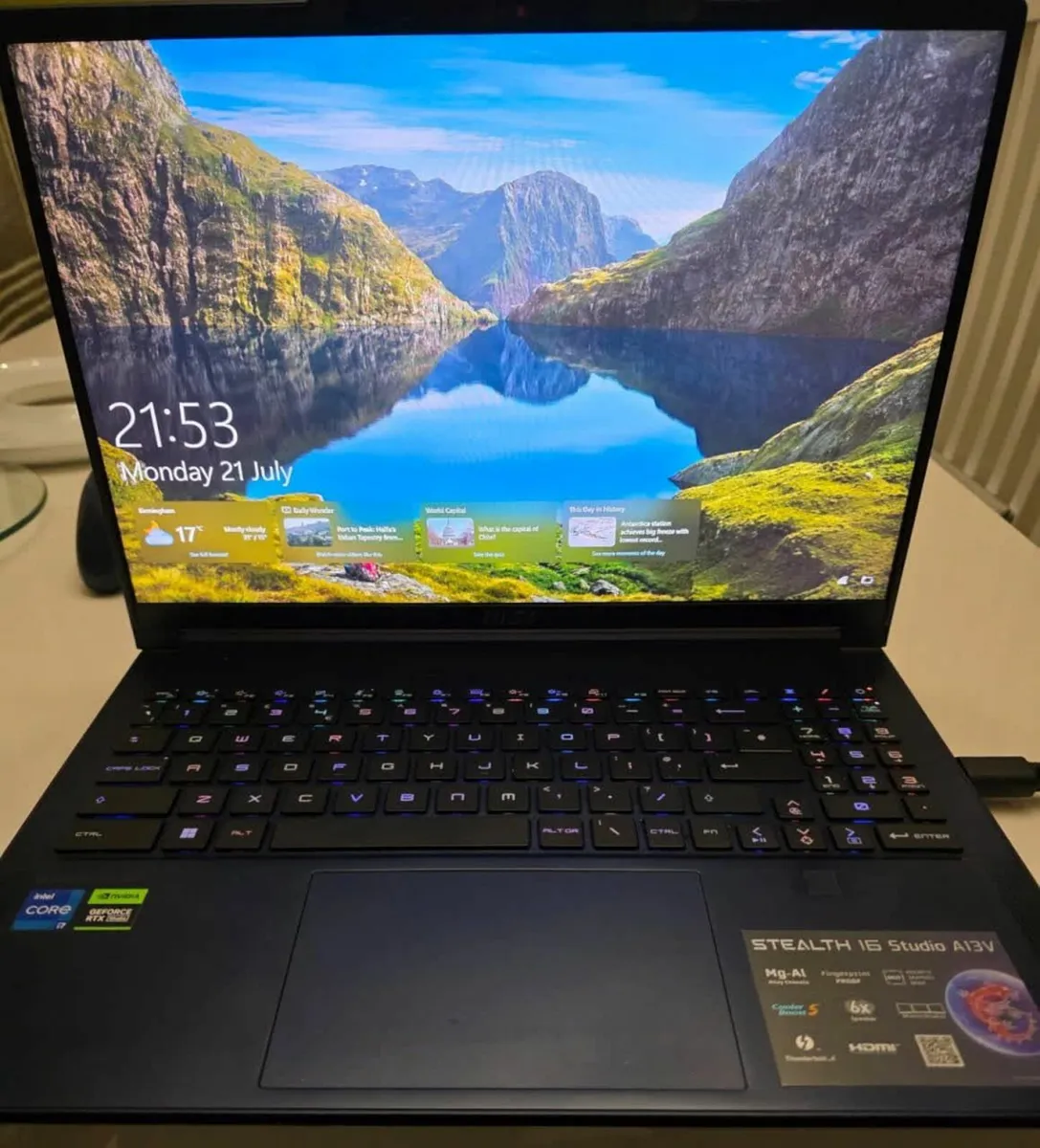 MSI Stealth 16 A13VG Studio - Image 1
