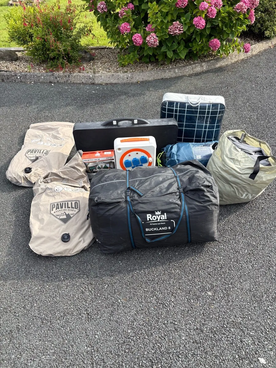 8 man tent & Equipment - Image 1