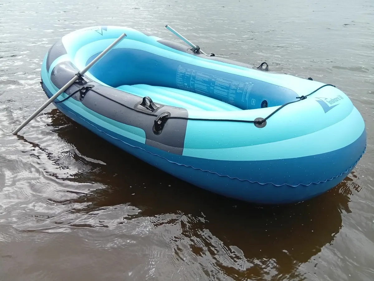 Inflatable dinghy for 3 persons 1month old - Image 1